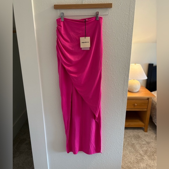 Superdown Fuchsia Two-Piece Ensemble - Picture 6 of 11